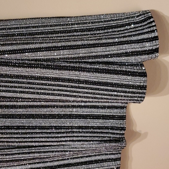 Helene Blake metallic 2 piece top set - Picture 2 of 7